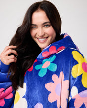 Load image into Gallery viewer, Snuggz Kids Original - Camo Hooded Blanket
