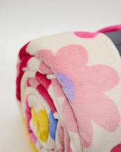 Load image into Gallery viewer, Snuggz Flower Power Cosy Throw Blanket
