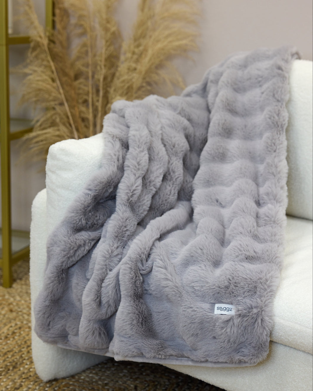 Snuggz Grey Faux Fur Blanket