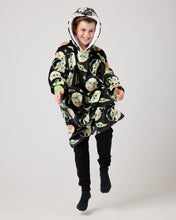 Load image into Gallery viewer, Snuggz Lite Kids Mandalorian Star Wars Hooded Blanket
