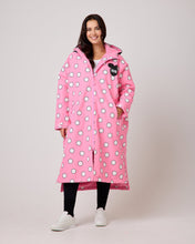 Load image into Gallery viewer, Snuggz Original Women Minnie Mouse Changing Robe
