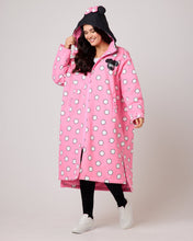 Load image into Gallery viewer, Snuggz Original Women Minnie Mouse Changing Robe

