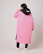 Load image into Gallery viewer, Snuggz Original Women Minnie Mouse Changing Robe
