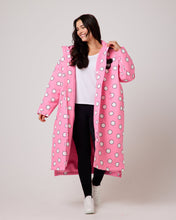 Load image into Gallery viewer, Snuggz Original Women Minnie Mouse Changing Robe
