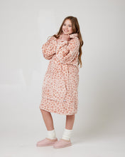 Load image into Gallery viewer, Snuggz Original - Giraffe Hooded Blanket for Kids
