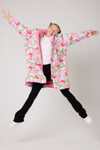 Load image into Gallery viewer, Snuggz Lite Girls Squishmallows Changing Robe
