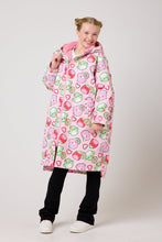 Load image into Gallery viewer, Snuggz Lite Girls Squishmallows Changing Robe
