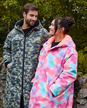 Load image into Gallery viewer, Snuggz Men Lite Green Camo Changing Robe
